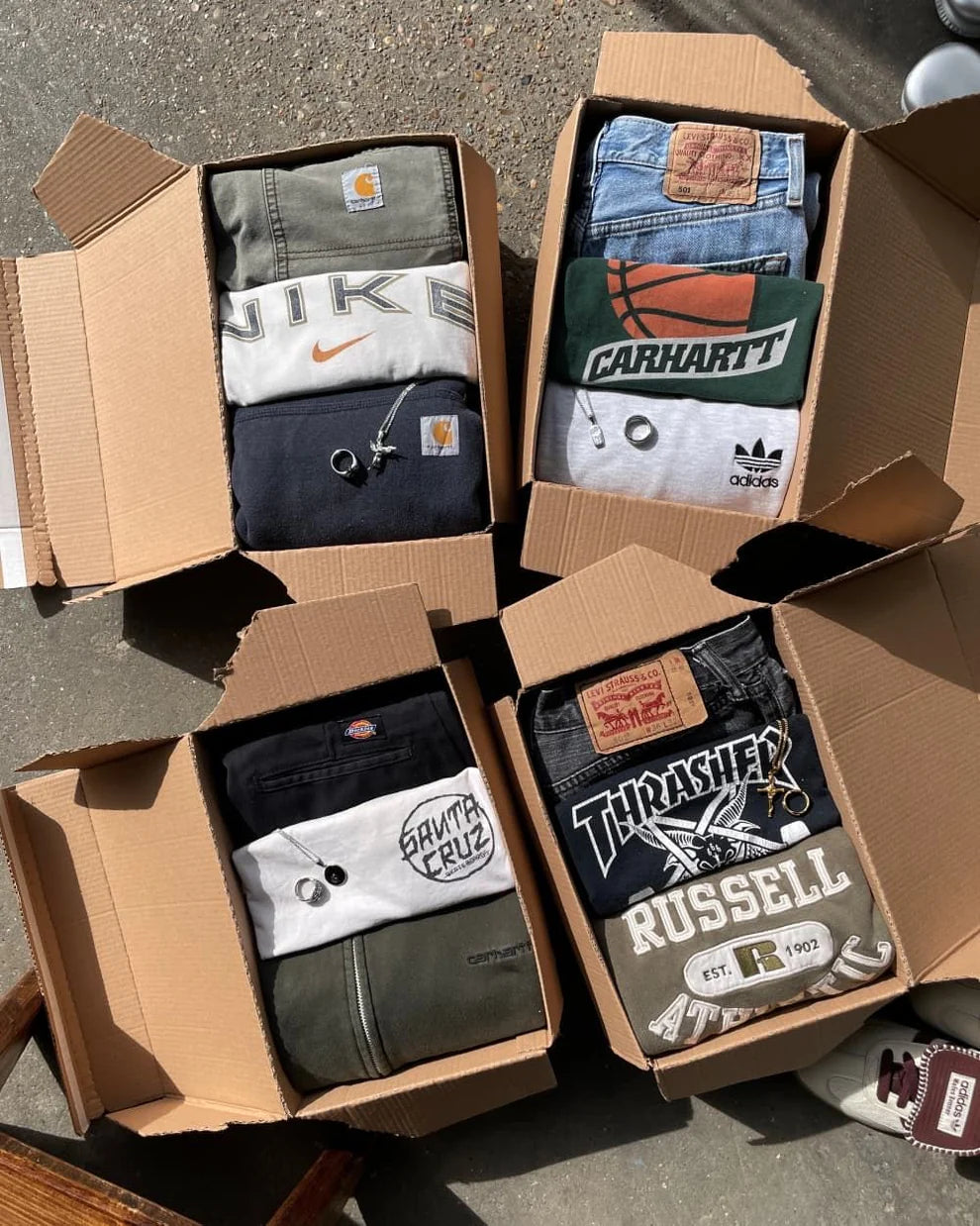 Mystery Box sweatshirts 3 units